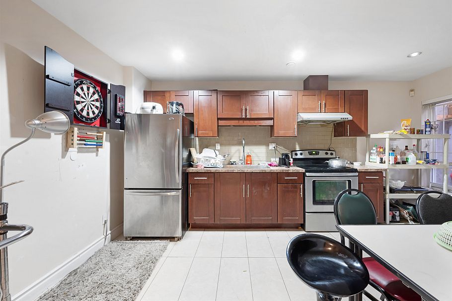 2195 Harrison Street Vancouver, BC - 25