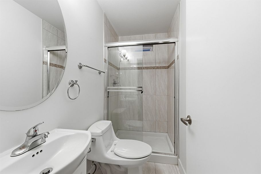 1553 E 13th Avenue Vancouver, BC - 22