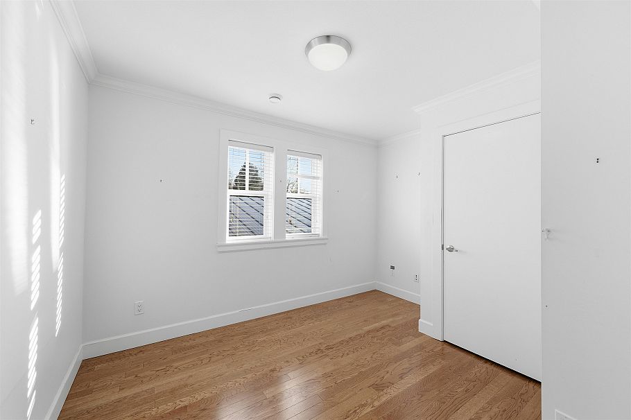 1553 E 13th Avenue Vancouver, BC - 14