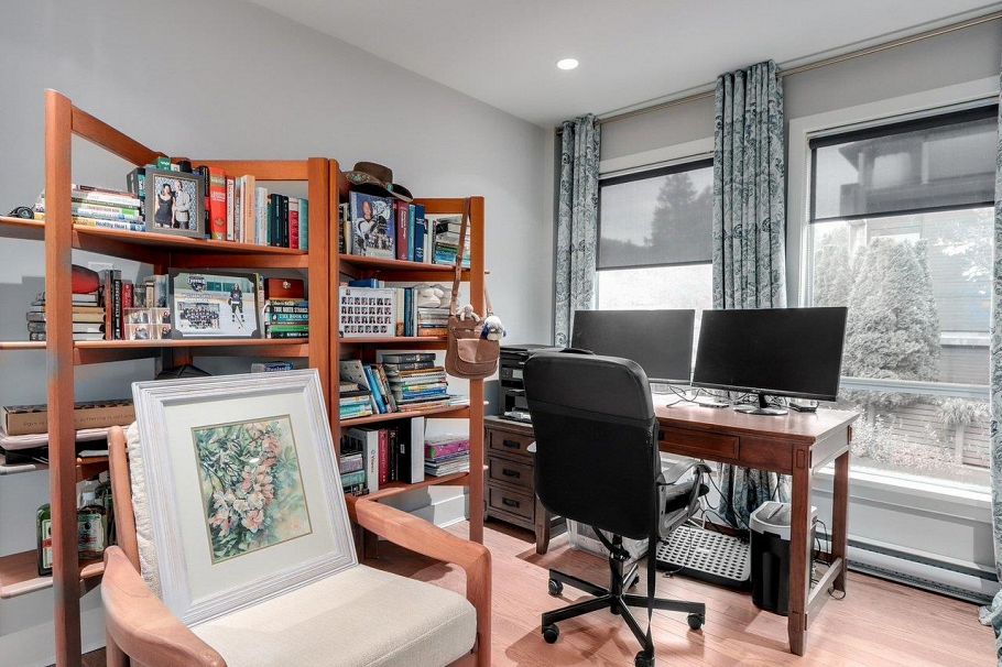 304 3711 Delbrook Avenue North Vancouver, BC - 28