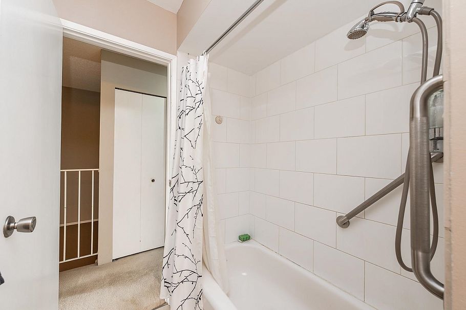 1976 Purcell Way North Vancouver, BC - 14