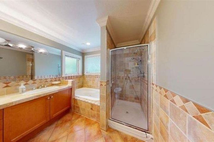 467 W Kings Road North Vancouver, BC - 18