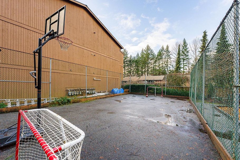 1976 Purcell Way North Vancouver, BC - 25