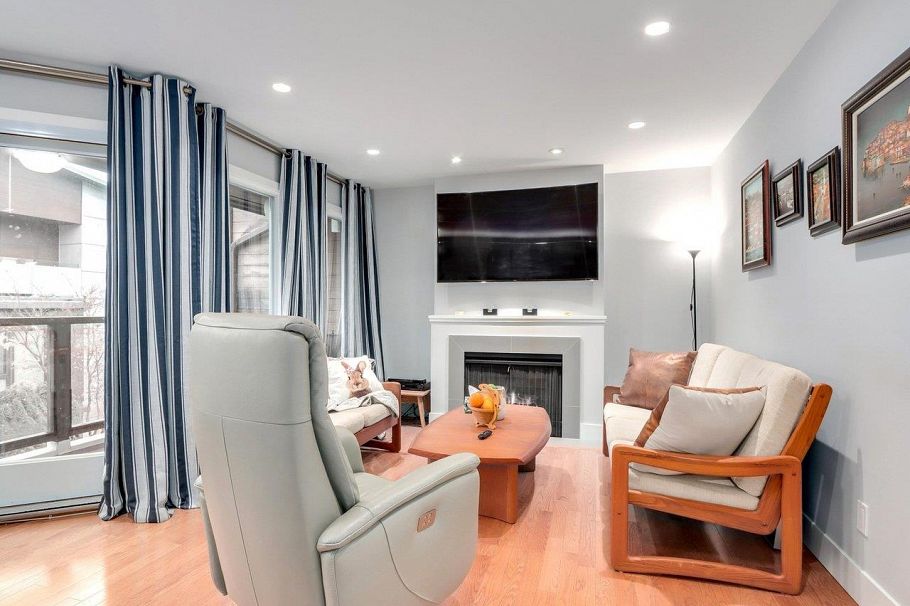 304 3711 Delbrook Avenue North Vancouver, BC - 2