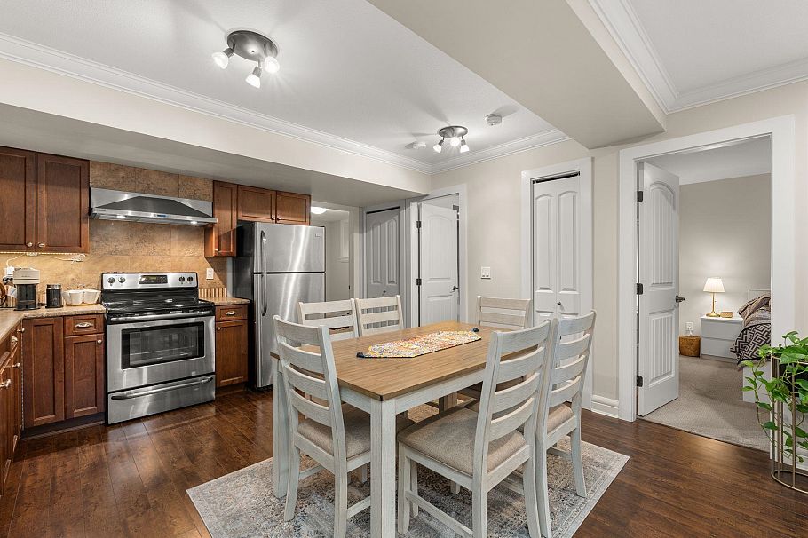 452 Tempe Crescent North Vancouver, BC - 37