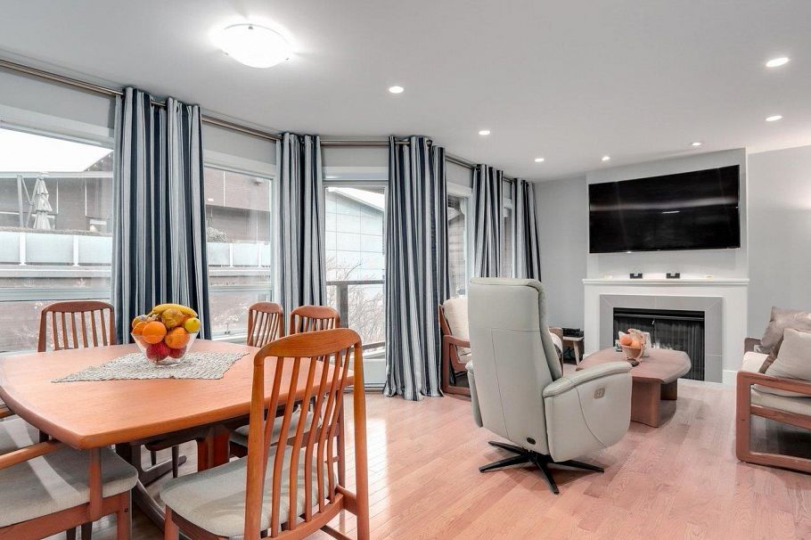 304 3711 Delbrook Avenue North Vancouver, BC - 1