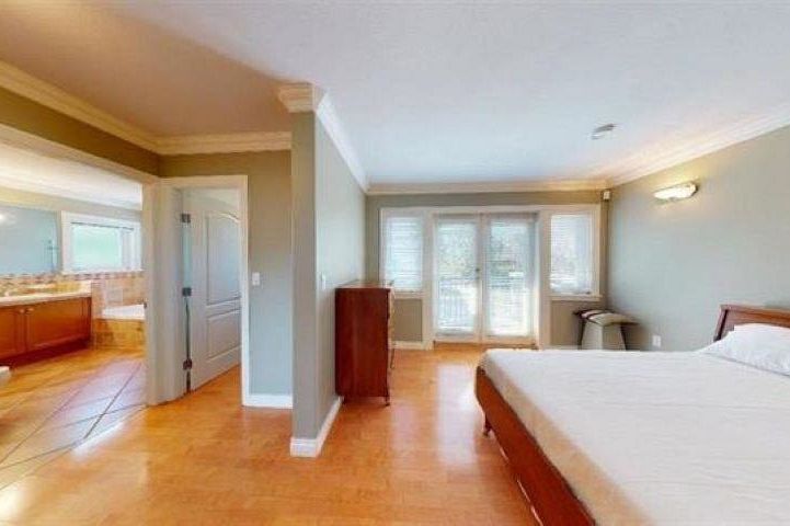 467 W Kings Road North Vancouver, BC - 16