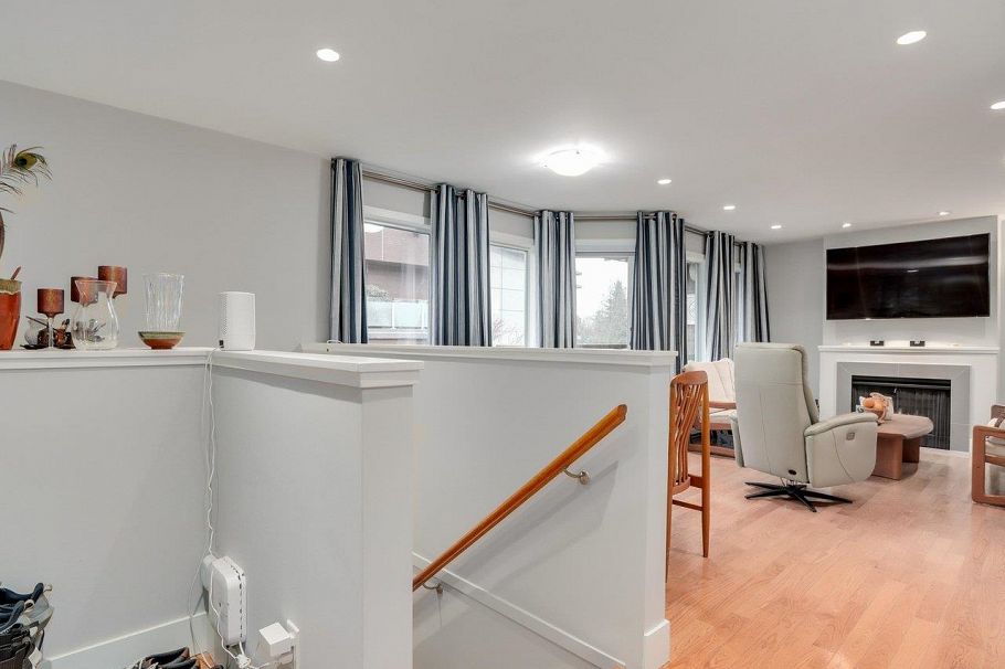 304 3711 Delbrook Avenue North Vancouver, BC - 10