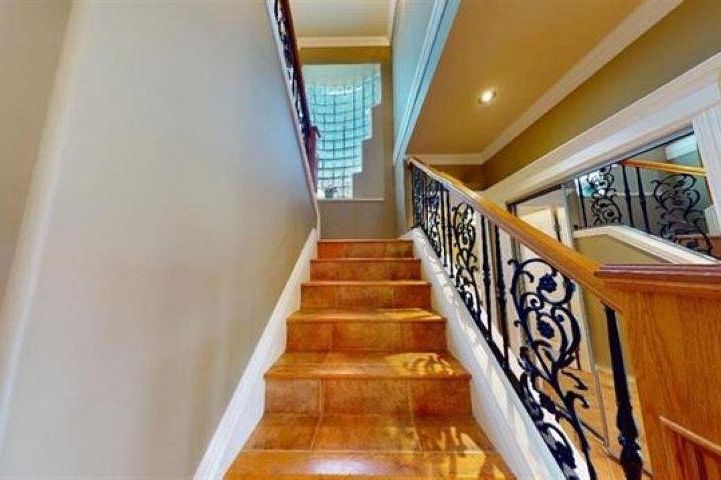 467 W Kings Road North Vancouver, BC - 13