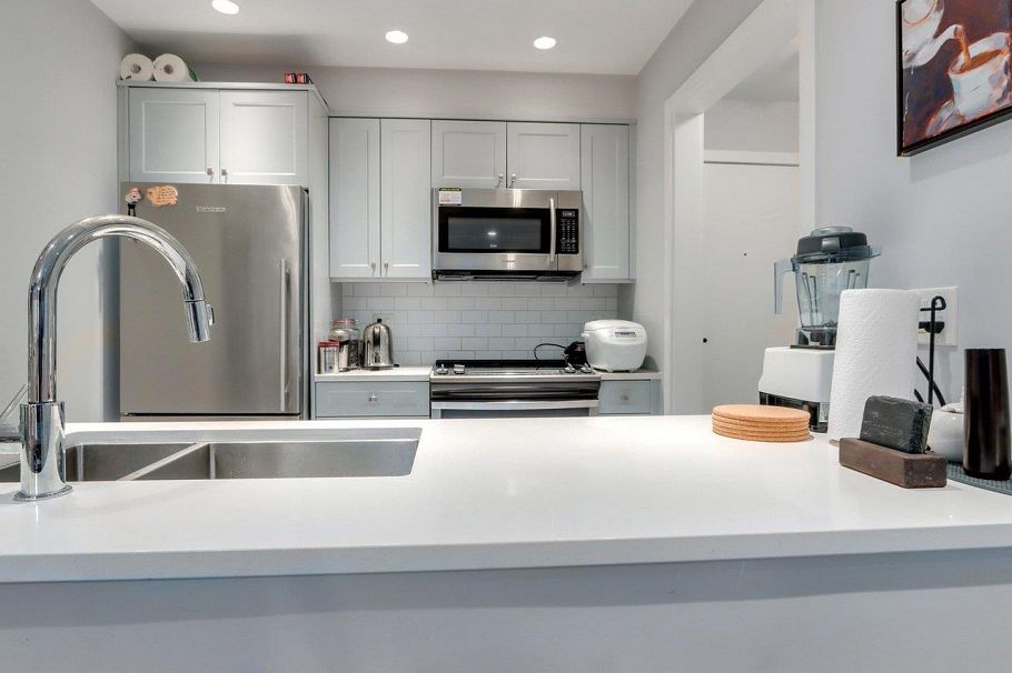 304 3711 Delbrook Avenue North Vancouver, BC - 7