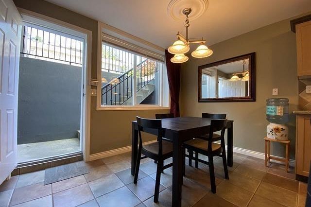 467 W Kings Road North Vancouver, BC - 29