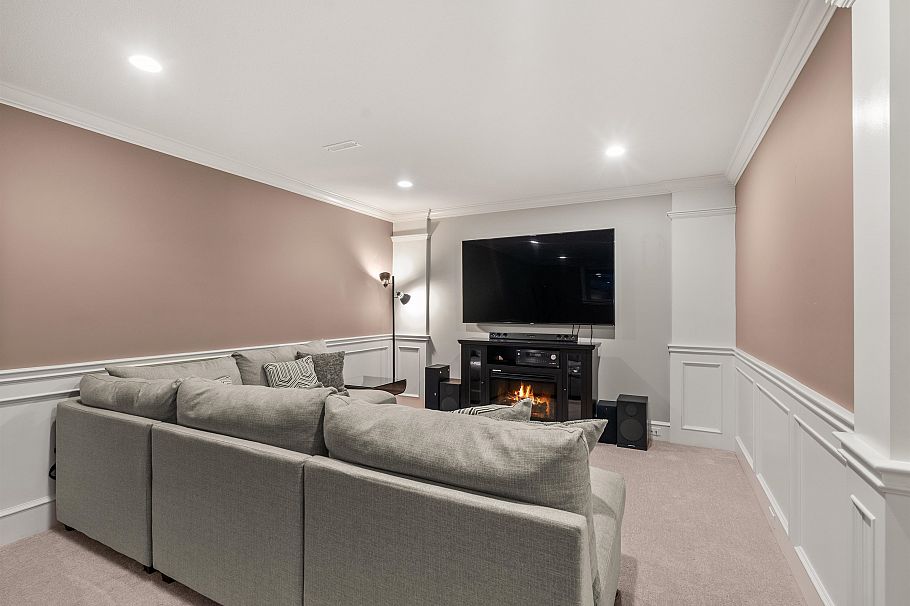 452 Tempe Crescent North Vancouver, BC - 31