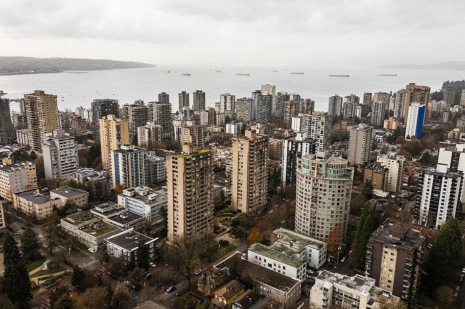 906 1050 Smithe Street Vancouver, BC - 1