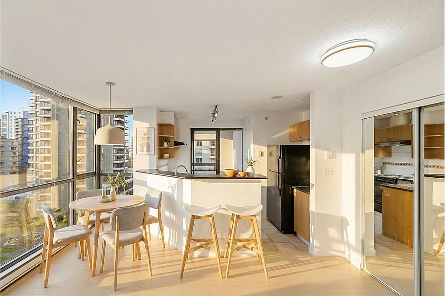 802 1367 Alberni Street Vancouver, BC - 5