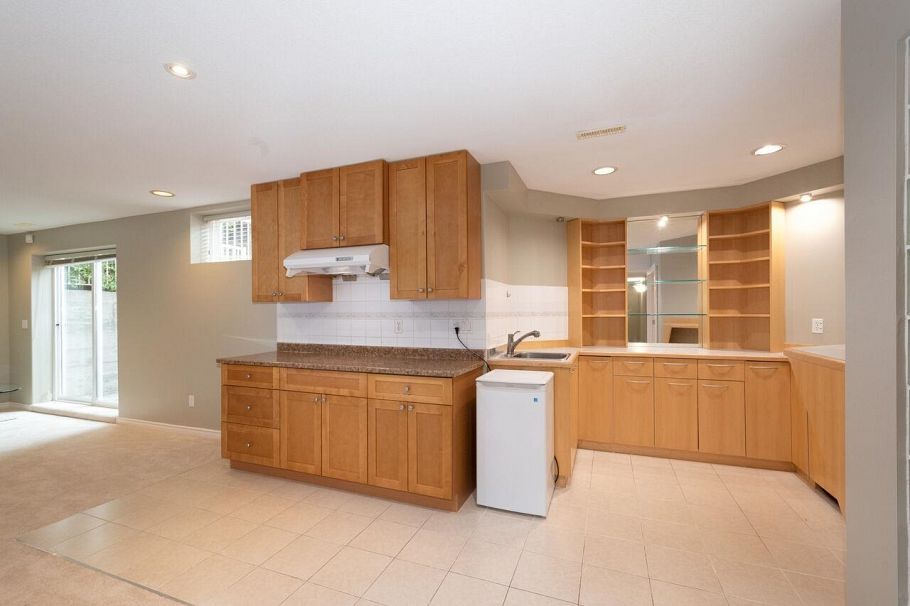 1273 Eldon Road North Vancouver, BC - 36