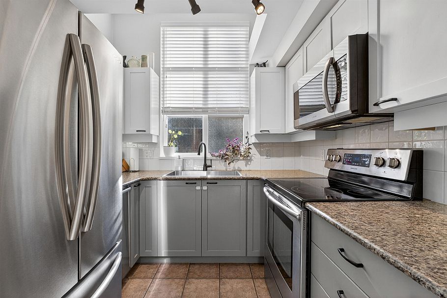 653 W 7th Avenue Vancouver, BC - 10