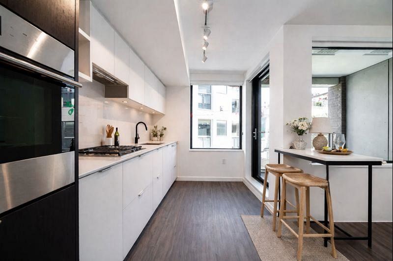 512 210 E 5th Avenue Vancouver, BC - 9