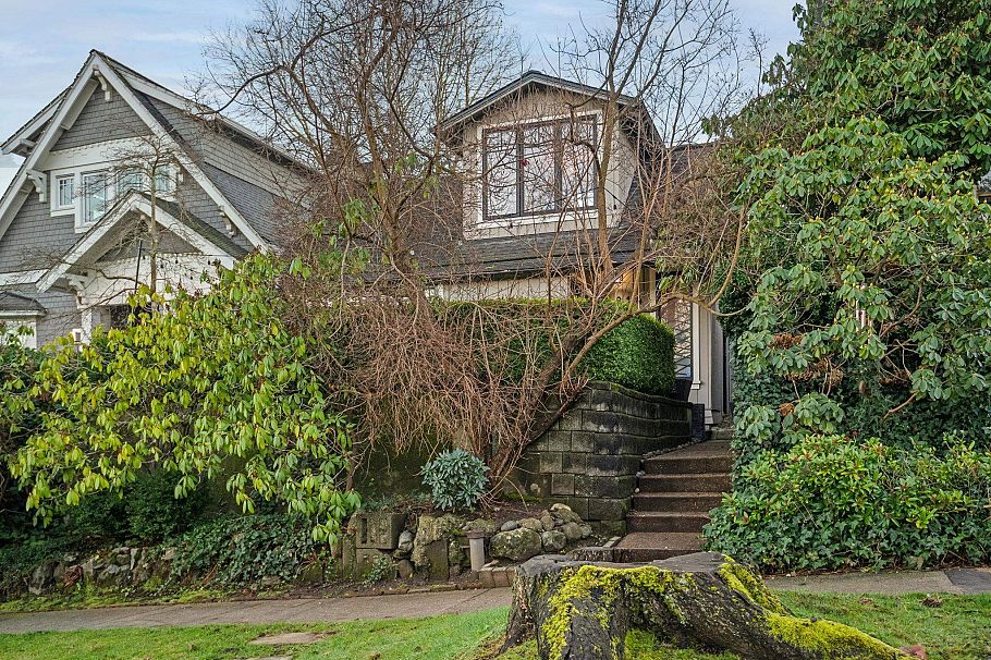 3814 W 11 Avenue Vancouver, BC - 37