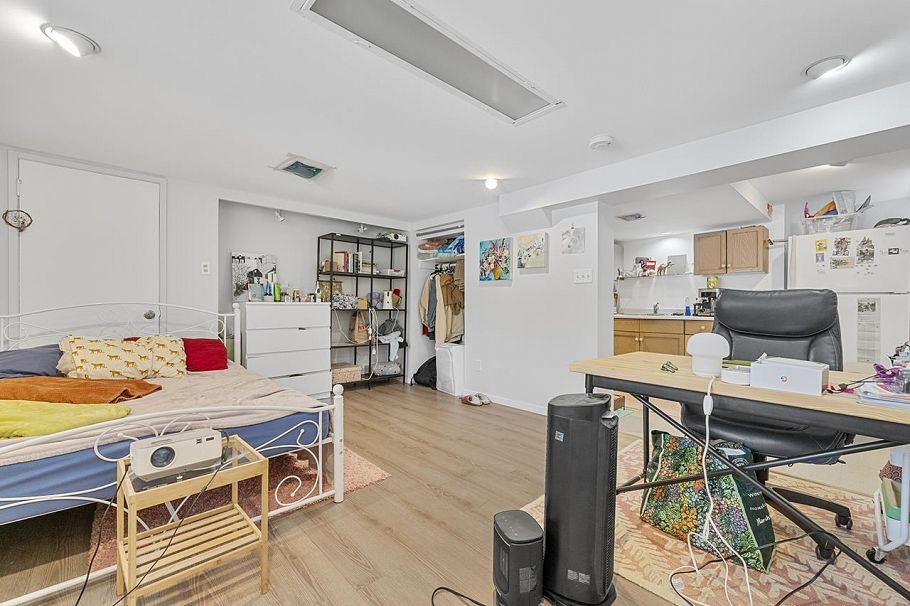 3229 W 24th Avenue Vancouver, BC - 17