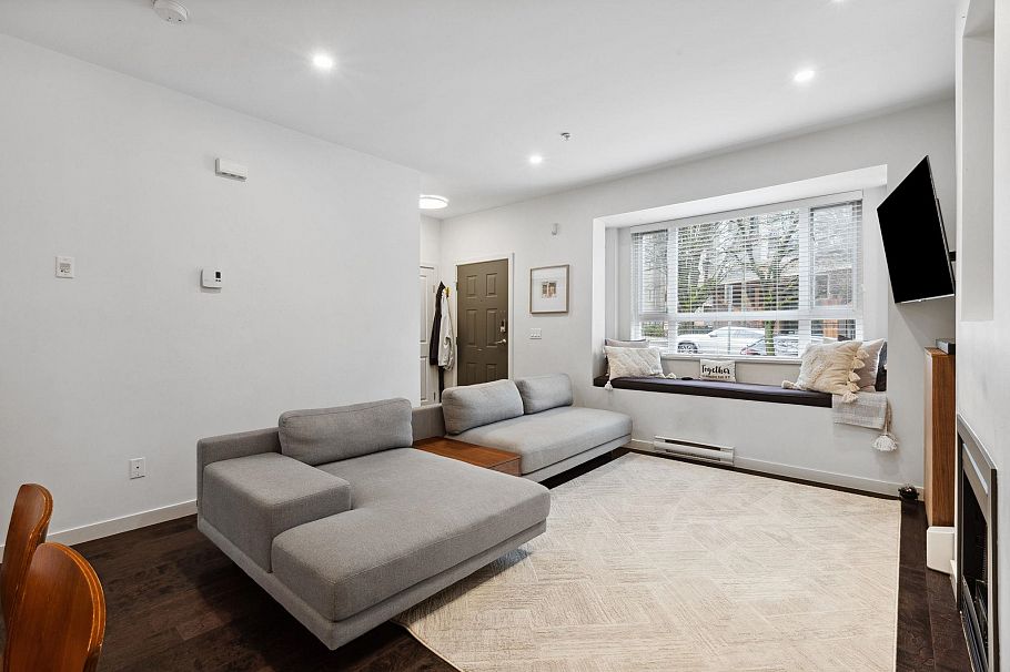 158 W 22nd Street North Vancouver, BC - 7