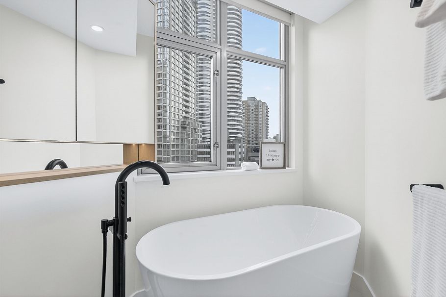 906 1050 Smithe Street Vancouver, BC - 17