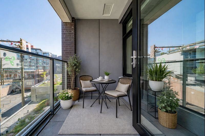 512 210 E 5th Avenue Vancouver, BC - 4