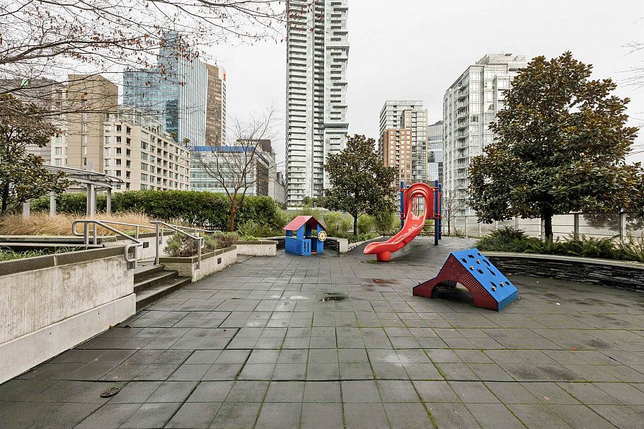 863 Richards Street Vancouver, BC - 29