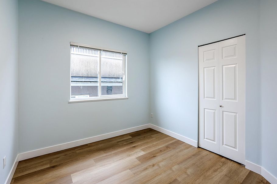 2988 School Avenue Vancouver, BC - 16