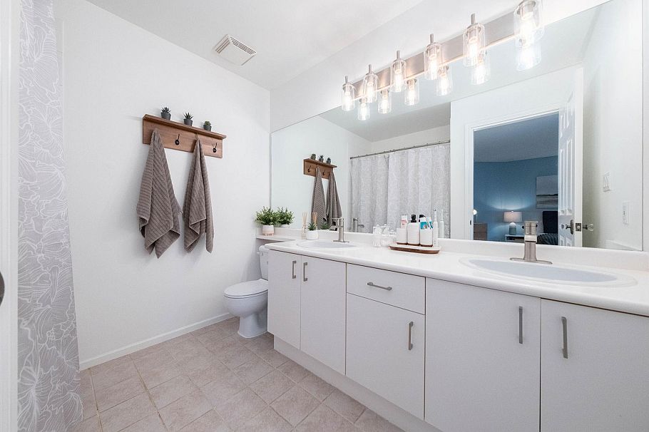 30 650 Roche Point Drive North Vancouver, BC - 25