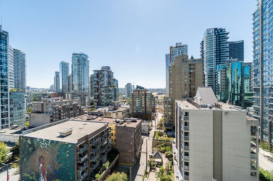 1208 1212 Howe Street Vancouver, BC - 33