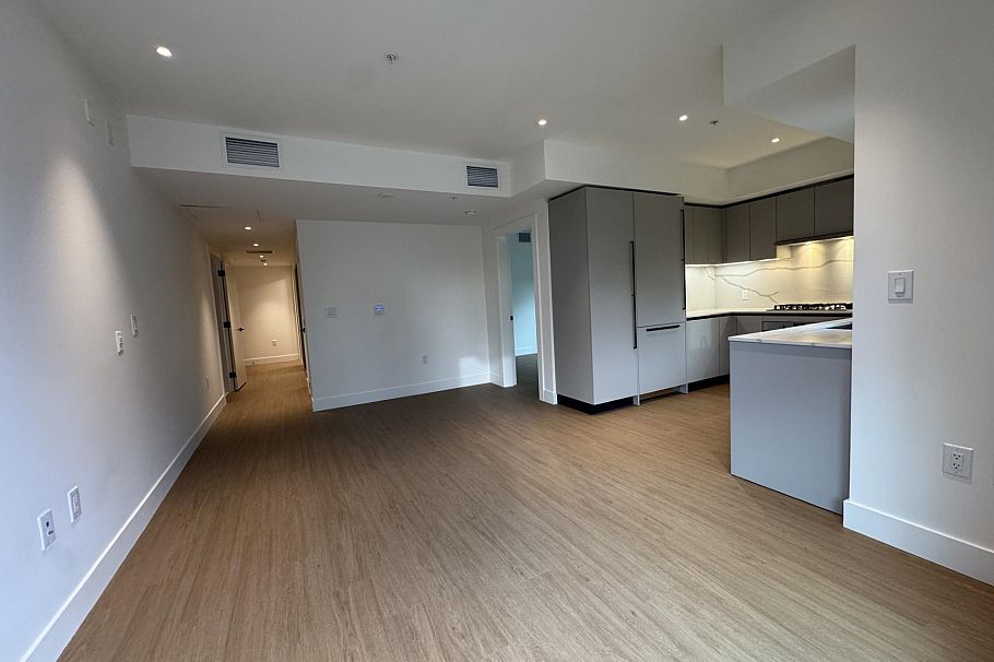 203 2235 E Broadway Vancouver, BC - 6