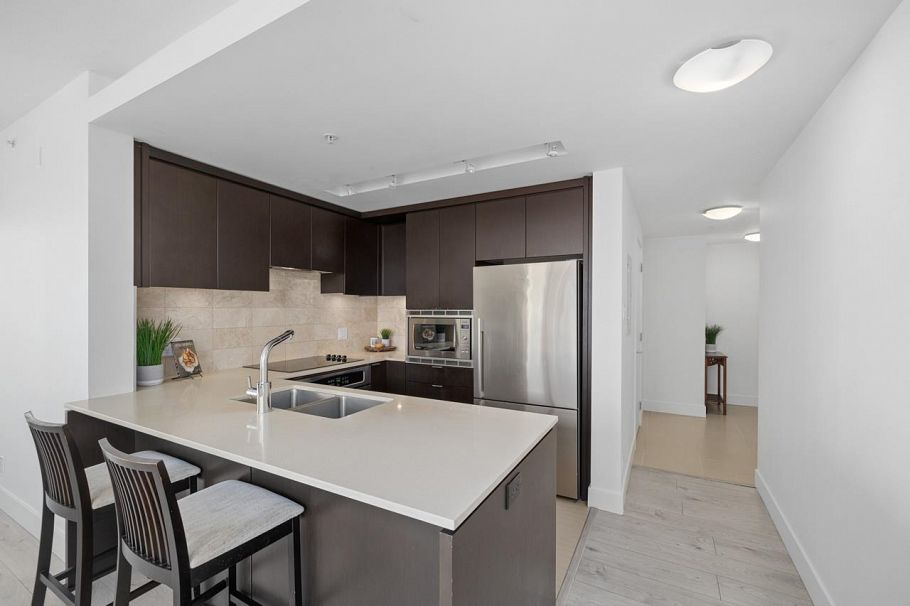 1302 158 W 13th Street North Vancouver, BC - 9