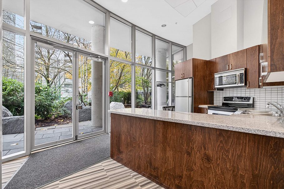 906 1050 Smithe Street Vancouver, BC - 32