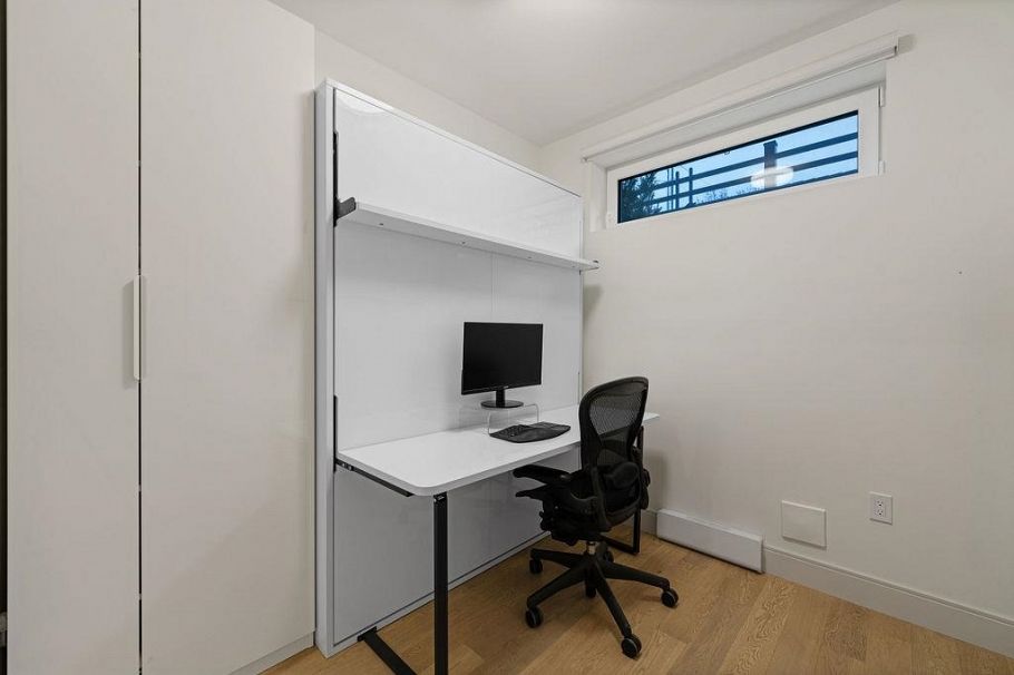 27 632 E 3rd Street North Vancouver, BC - 32