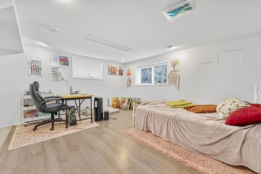 3229 W 24th Avenue Vancouver, BC - 27