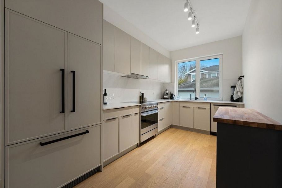 27 632 E 3rd Street North Vancouver, BC - 1