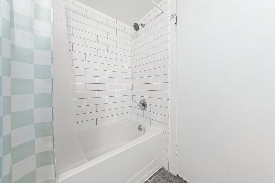 401 33 N Templeton Drive Vancouver, BC - 15