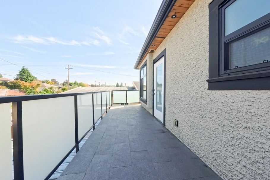 1275 E 62nd Avenue Vancouver, BC - 24