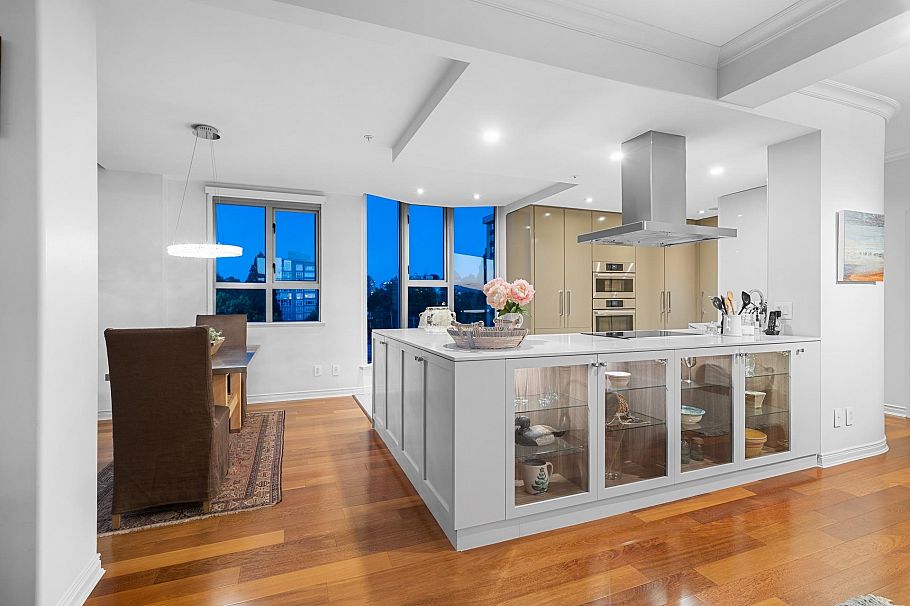 700 1788 W 13th Avenue Vancouver, BC - 5