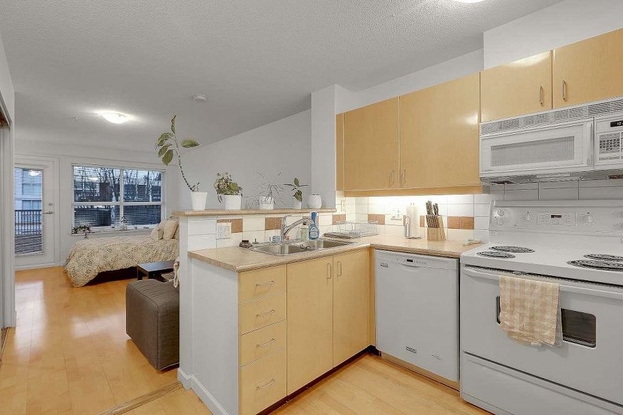 312 2680 W 4th Avenue Vancouver, BC - 3