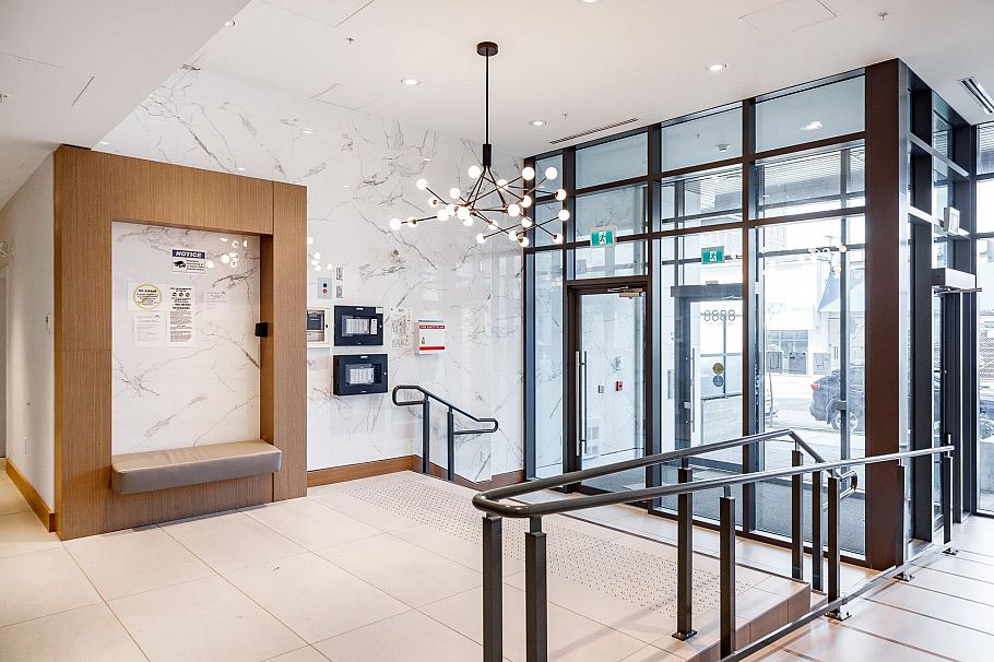 404 8888 Osler Street Vancouver, BC - 2