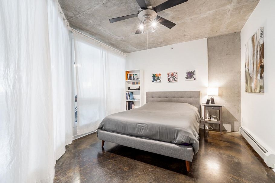 917 Station Street Vancouver, BC - 17