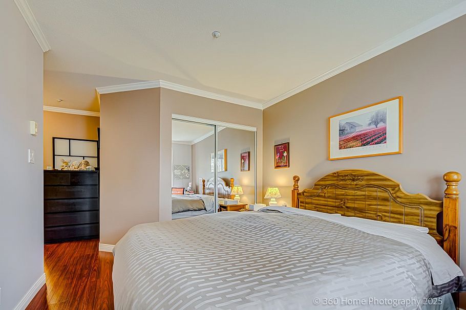 307 8495 Jellicoe Street Vancouver, BC - 9