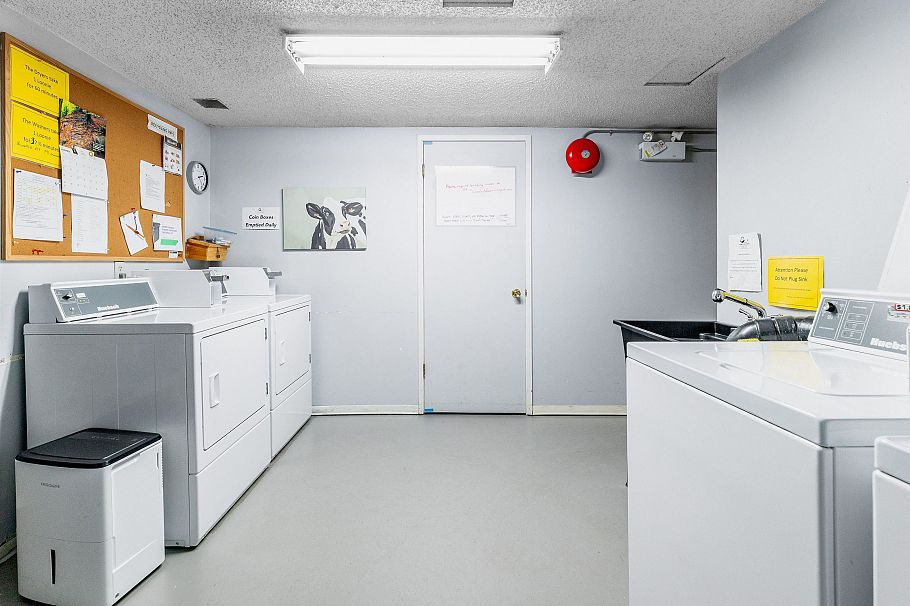 319 206 E 15th Street North Vancouver, BC - 19