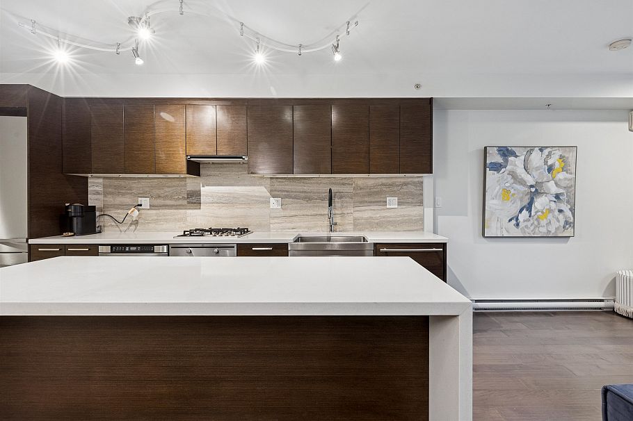 863 Richards Street Vancouver, BC - 9