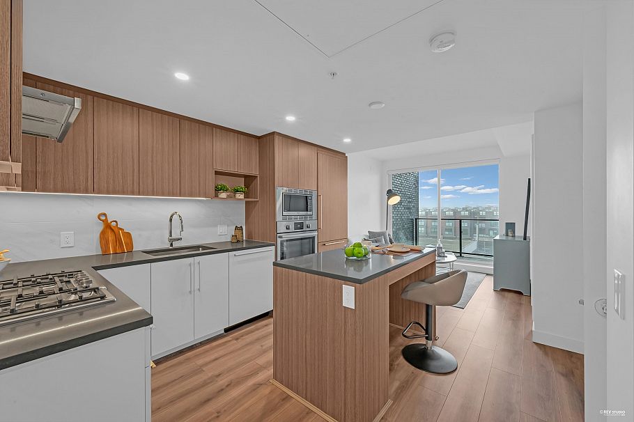 404 8888 Osler Street Vancouver, BC - 3