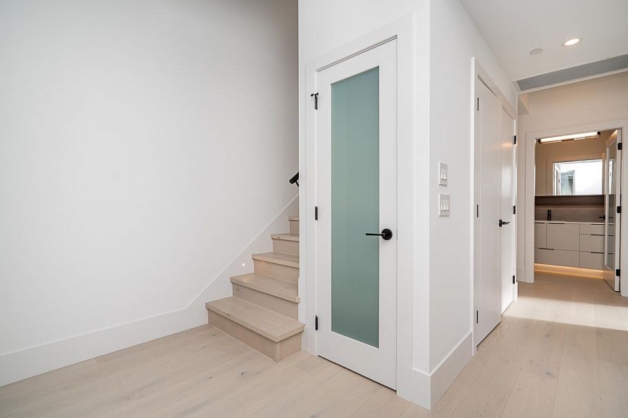 2 2460 Adanac Street Vancouver, BC - 22