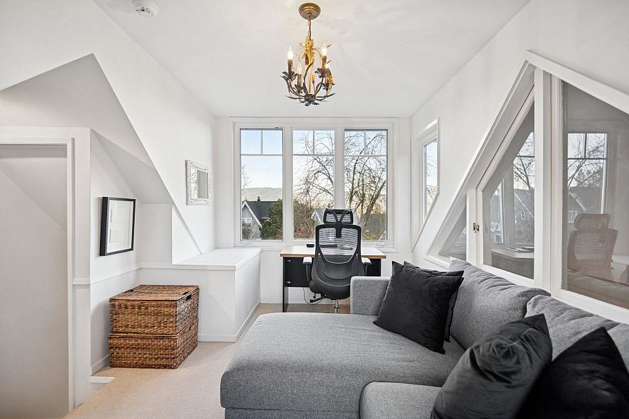 3814 W 11 Avenue Vancouver, BC - 25