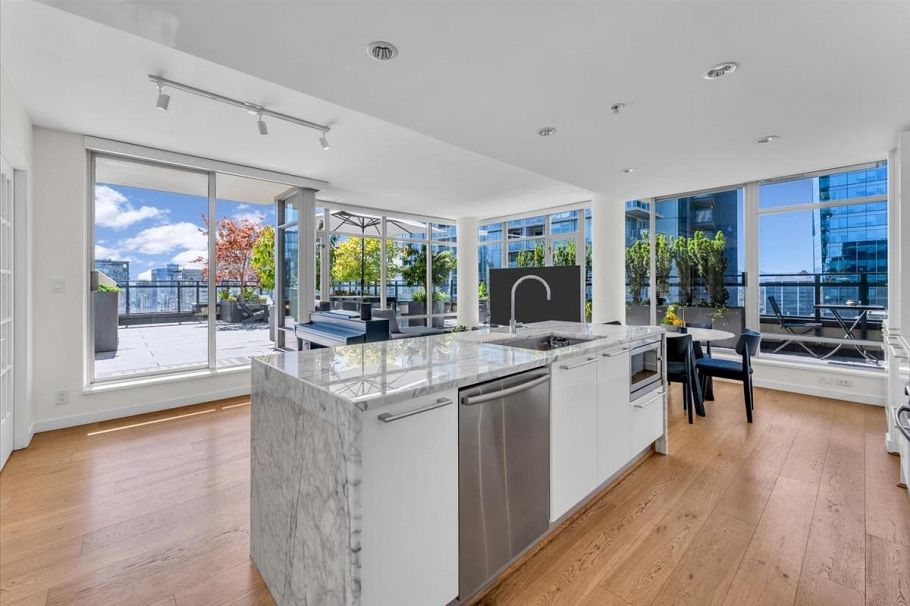 2602 788 Richards Street Vancouver, BC - 4
