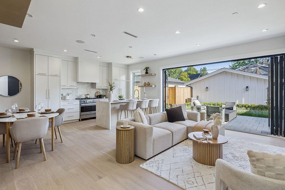 #2 2244 E 11th Avenue Vancouver, BC - 4